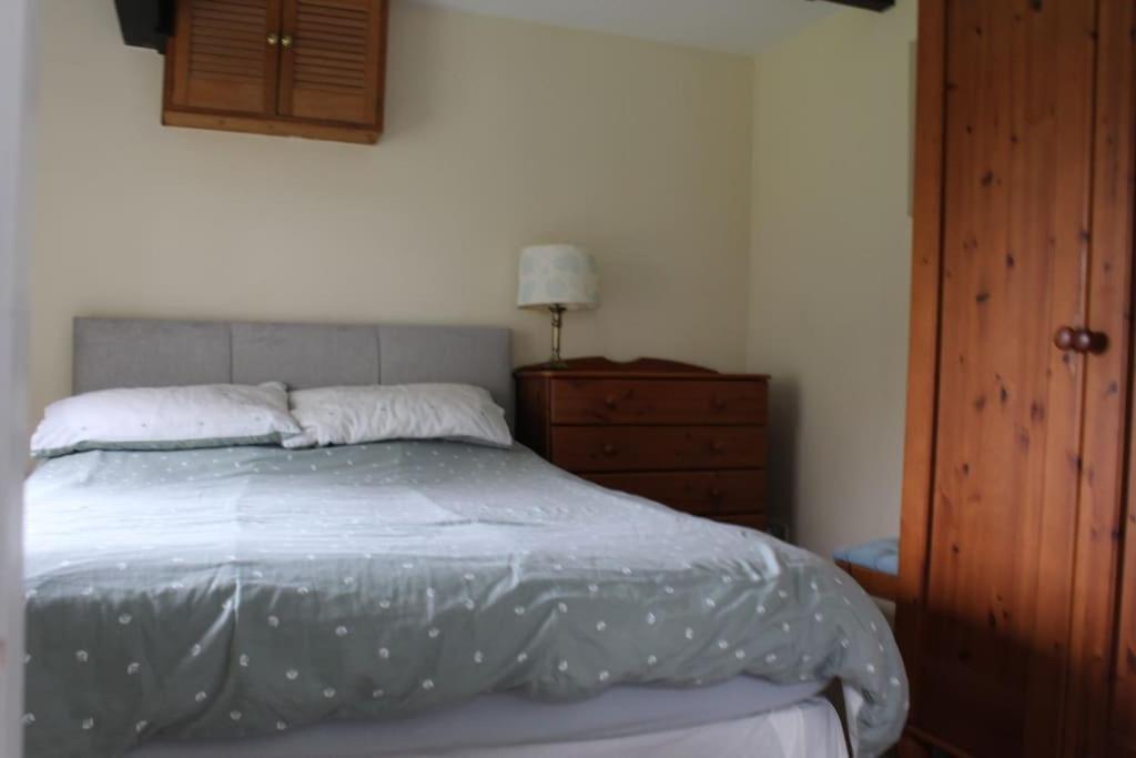 Cozy Country Cottage With Beautiful Rural Views 뉴키 외부 사진